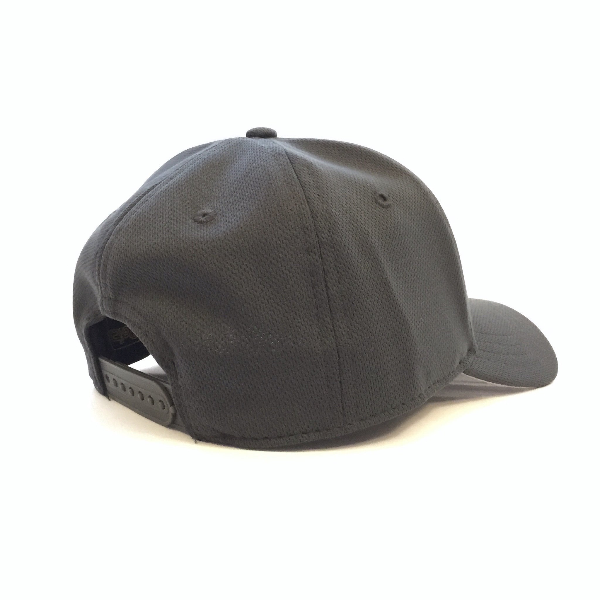 JAUNT PERFORMANCE SNAP BACK